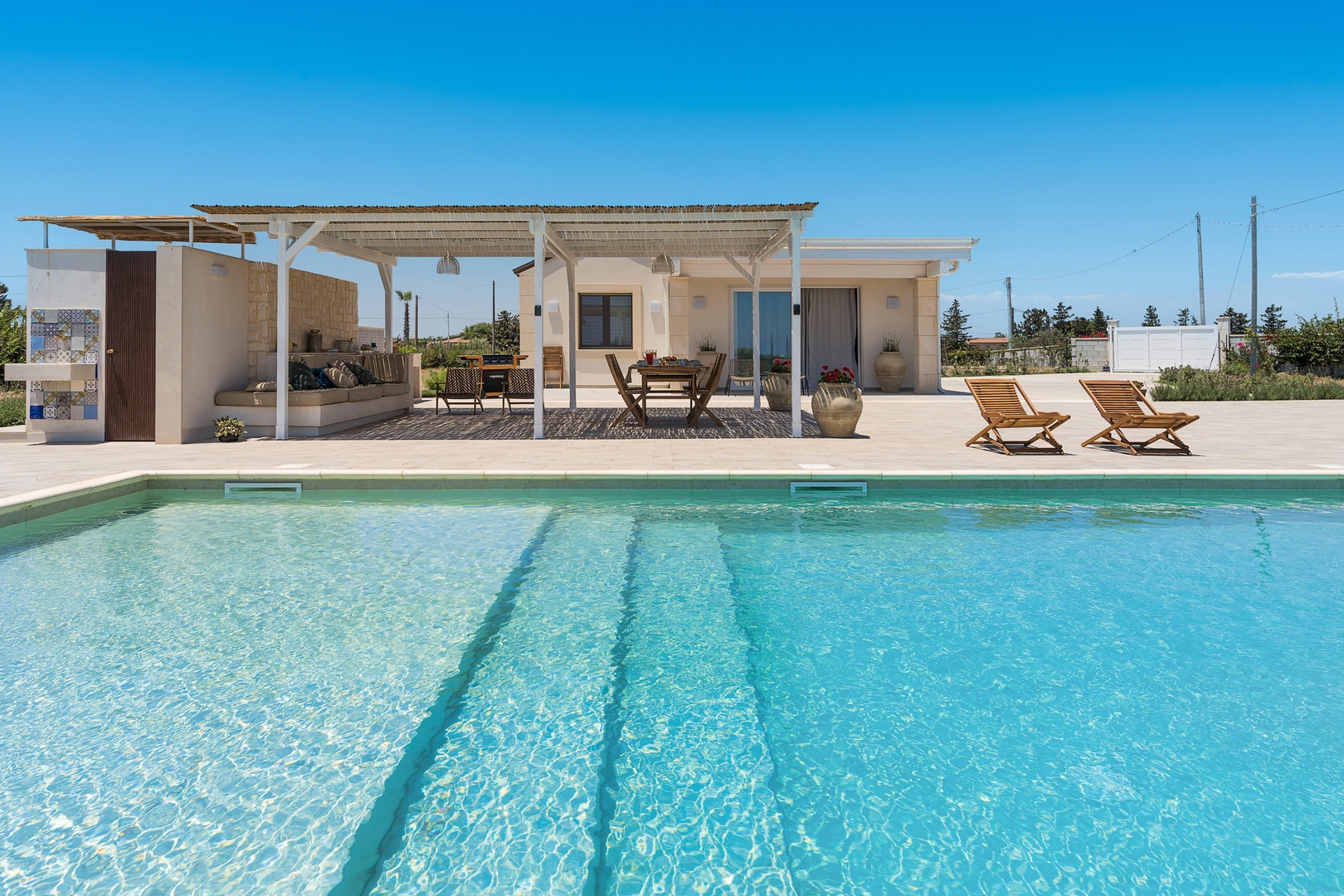 Villa Pachino - modern villa with pool 1 Villas in Italy