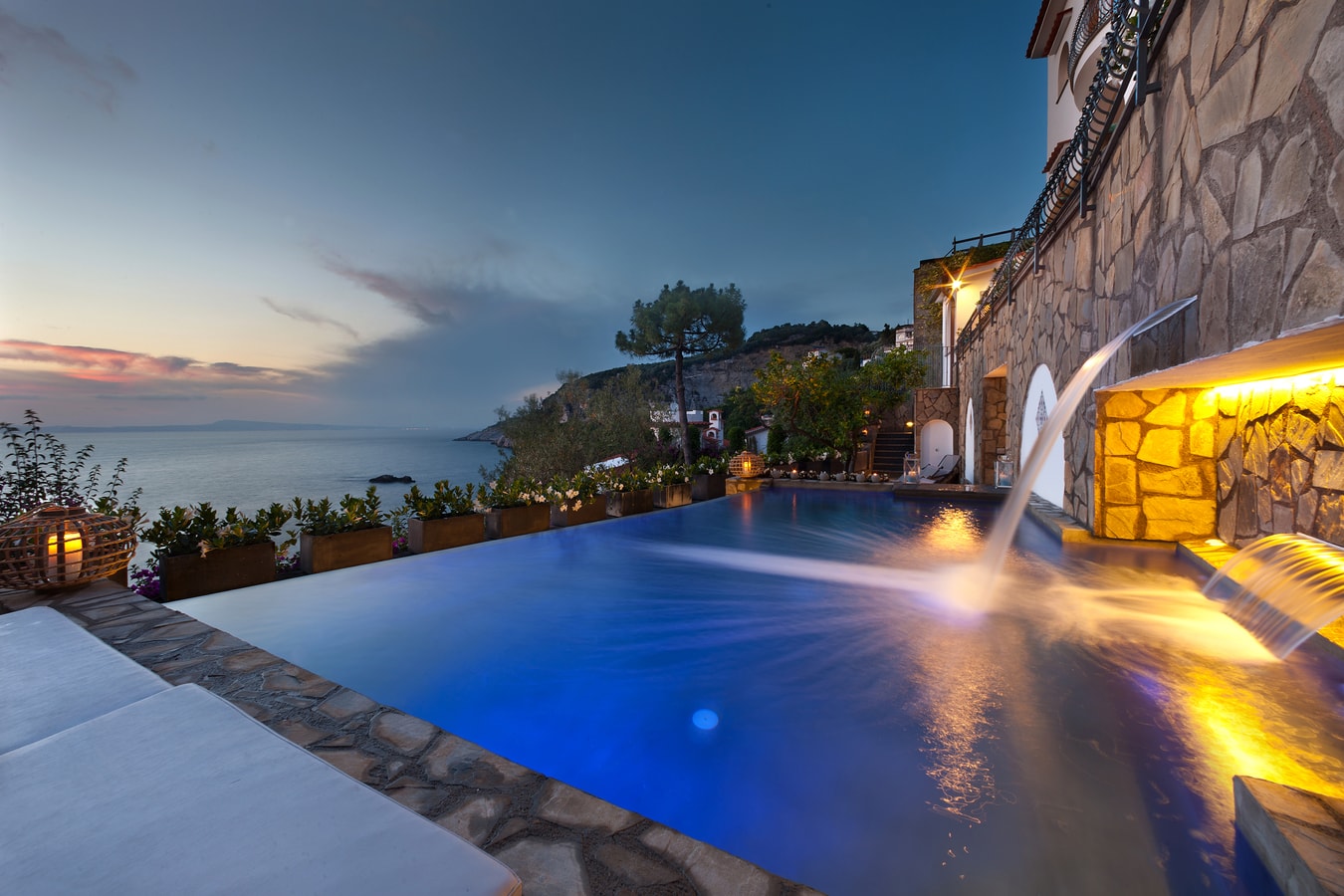 Villa Luce Di Mare, endless sea views 34 Villas in Italy
