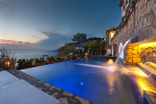 Villa Luce Di Mare, endless sea views 34 Villas in Italy