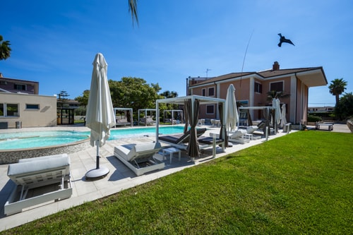 Villa Siracusa, in town centre 70 Villas in Italy