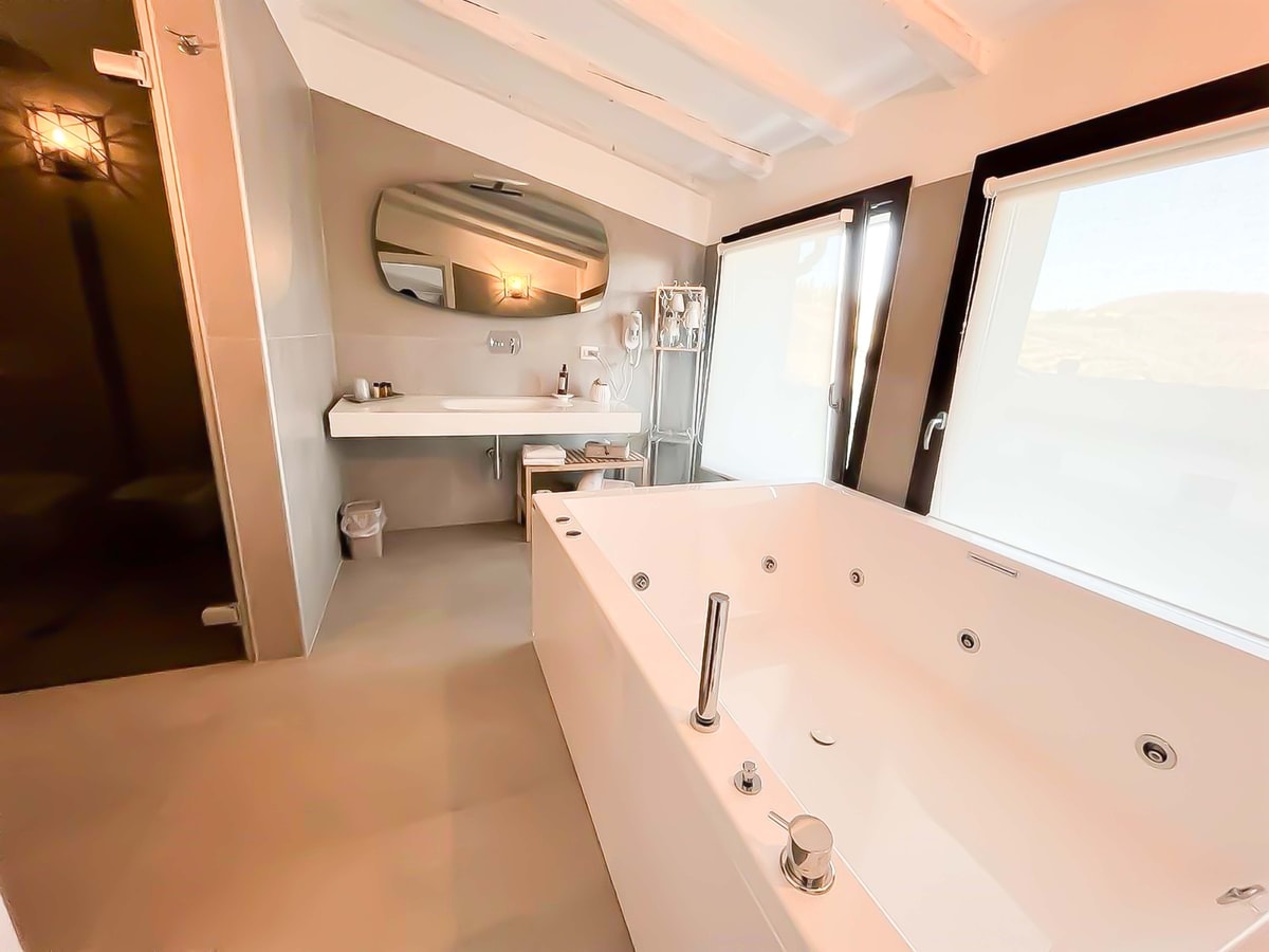 Villa Aberesh - Countryside villa with pool in Tuscany 38 Villas in Italy