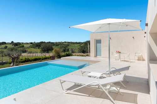 Villa Angelo - Elegant private villa with pool 2 Villas in Italy