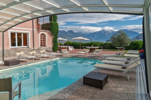 Villa Dia, Lakeside Luxury Retreat 53 Villas in Italy