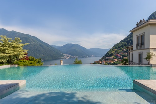 Villa Classica, Historic villa with lake views 0 Villas in Italy