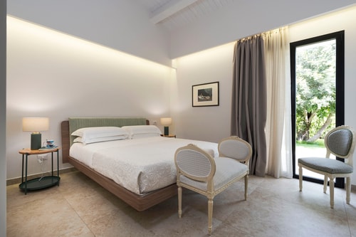 Villa Nivura, Minimalist Elegance Amid the Olive Groves 16 Villas in Italy