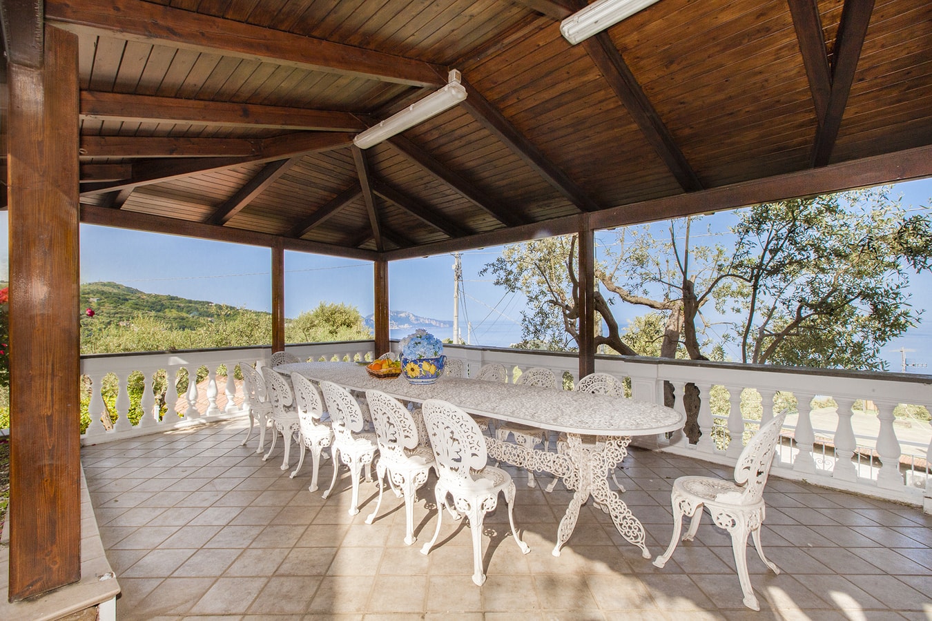Villa Bionda, with sea views and private pool 6 Villas in Italy