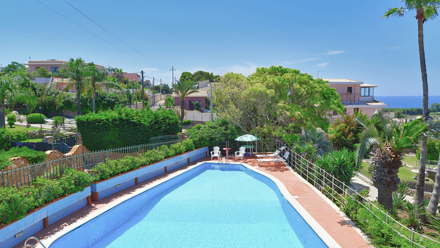 Villa Terra Di Luce, Mediterranean Charm near Syracuse Villas in Italy
