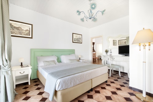 Villa Bionda, with sea views and private pool 21 Villas in Italy
