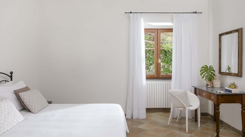 Villa Donatella, Ideal For Large Groups 40 Villas in Italy