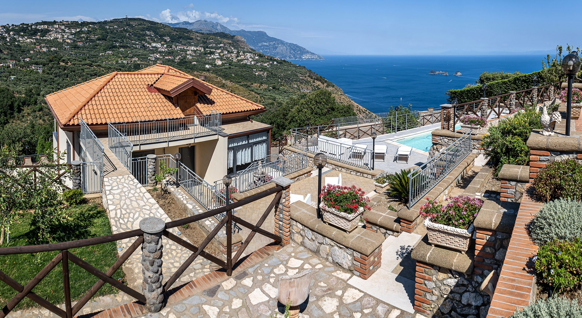 Villa Marcella with private pool and sea views 2 Villas in Italy