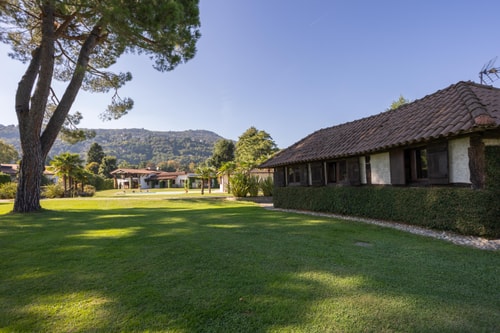 Villa Elegante 63 Villas in Italy