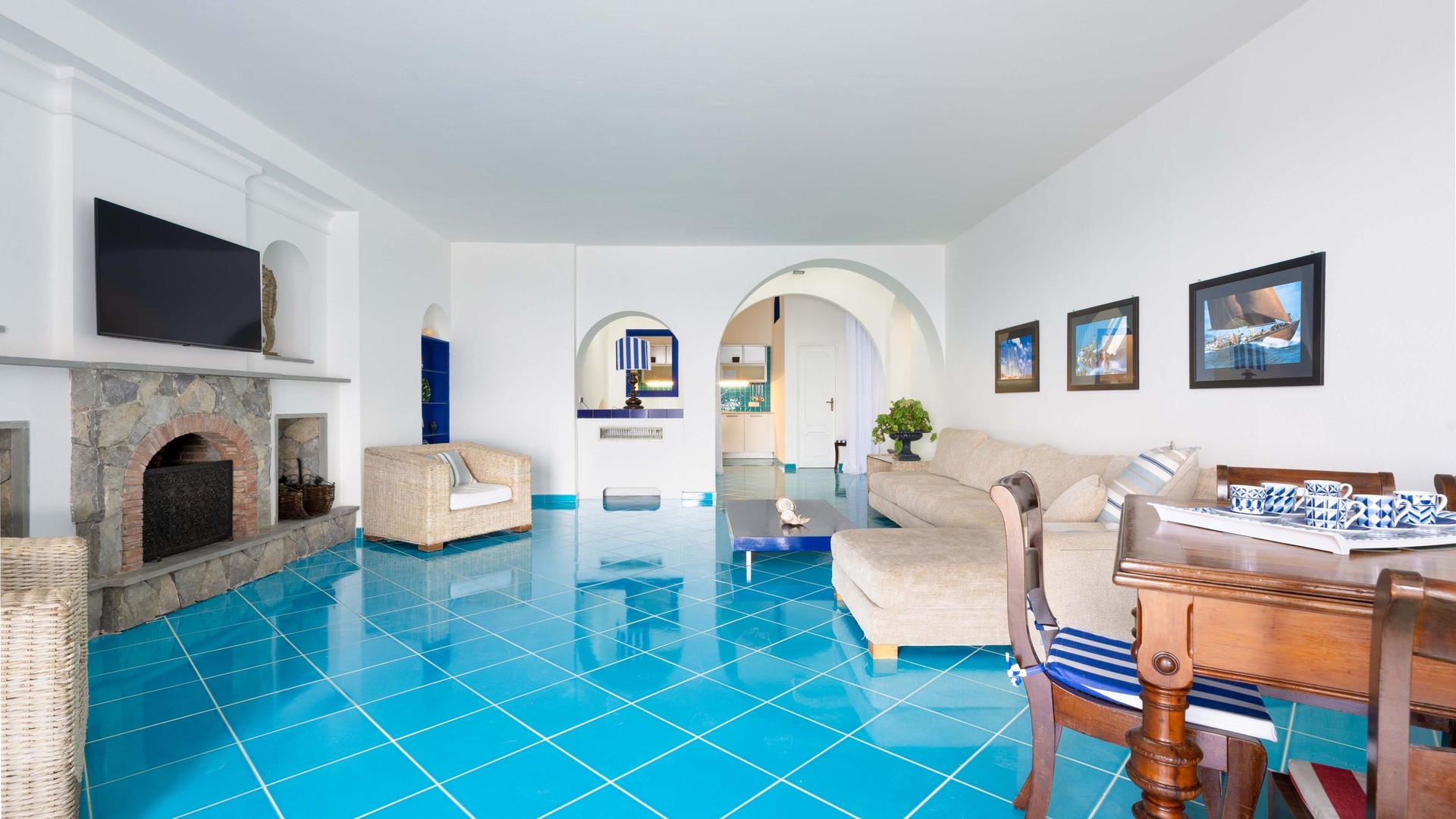 Casa Di Marcia, seafront with dipping pool 18 Villas in Italy