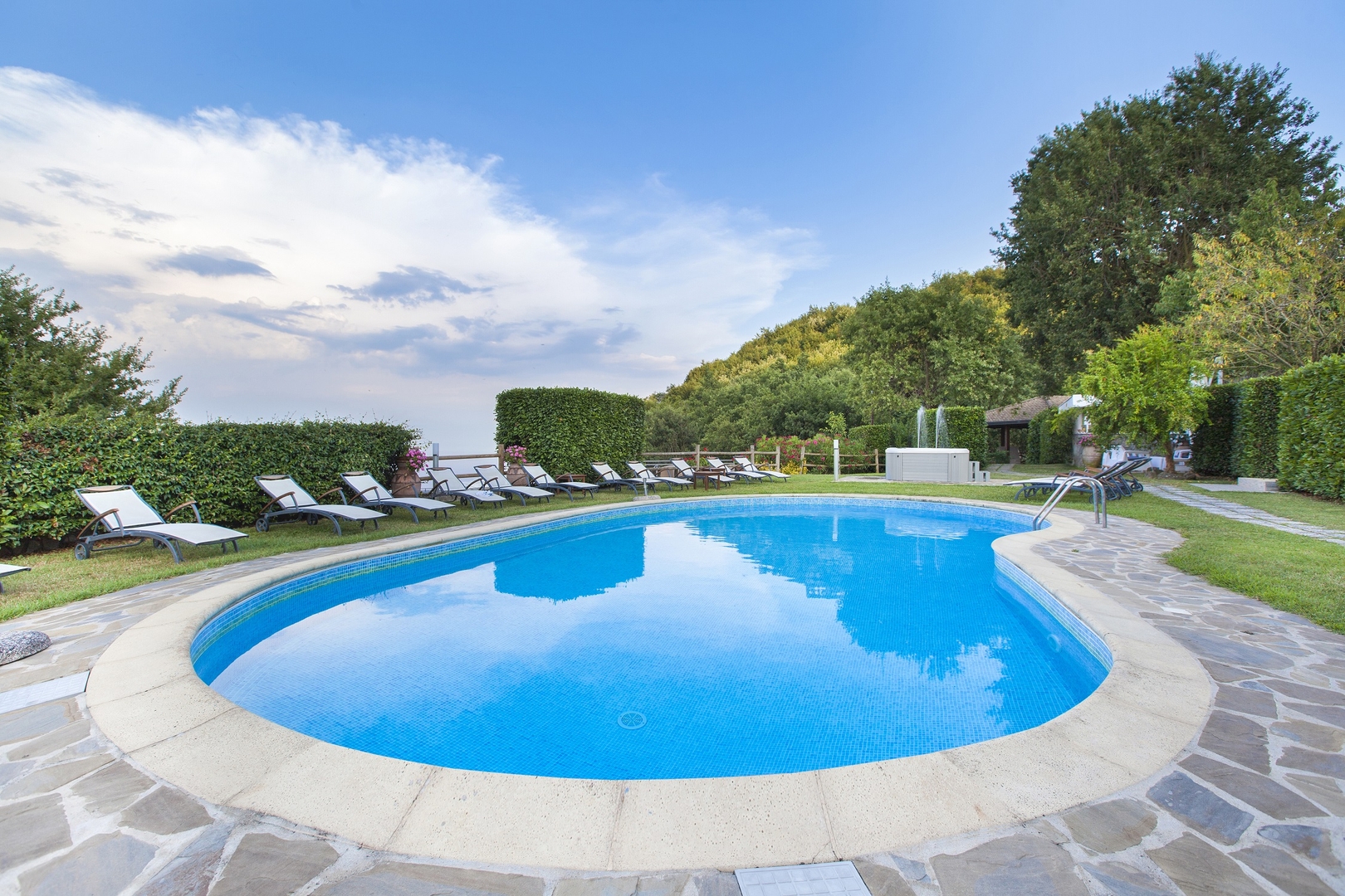 Villa Fontanella - Modern villa with pool and Jacuzzi 34 Villas in Italy