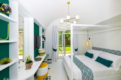 Villa Dani - Sea-facing villa with two pools 16 Villas in Italy