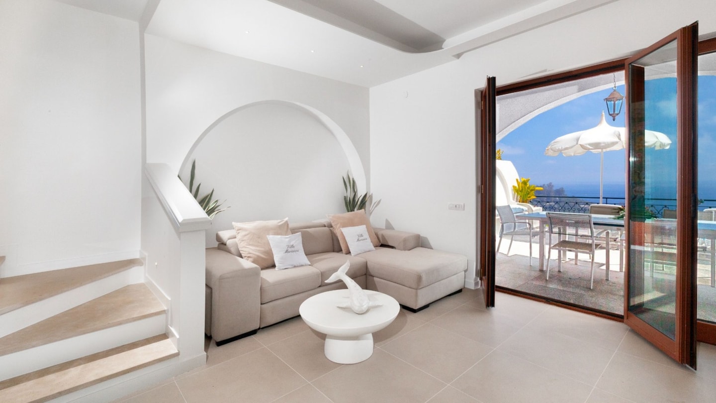 Villa Carmela 10 Italian Breaks