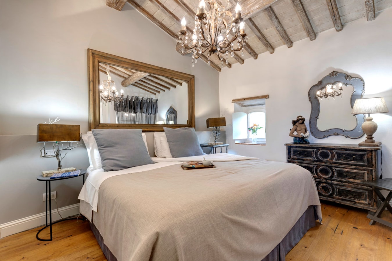 Alonza Estate - Large Countryside Estate 20 Villas in Italy