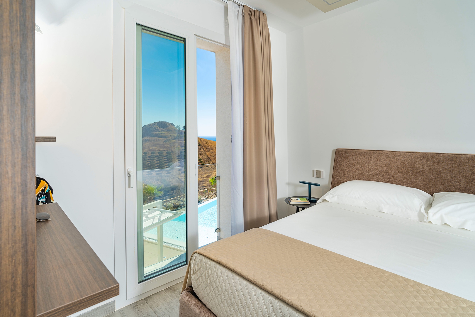 Villa Bianca - Beautiful villa with sea views 23 Villas in Italy