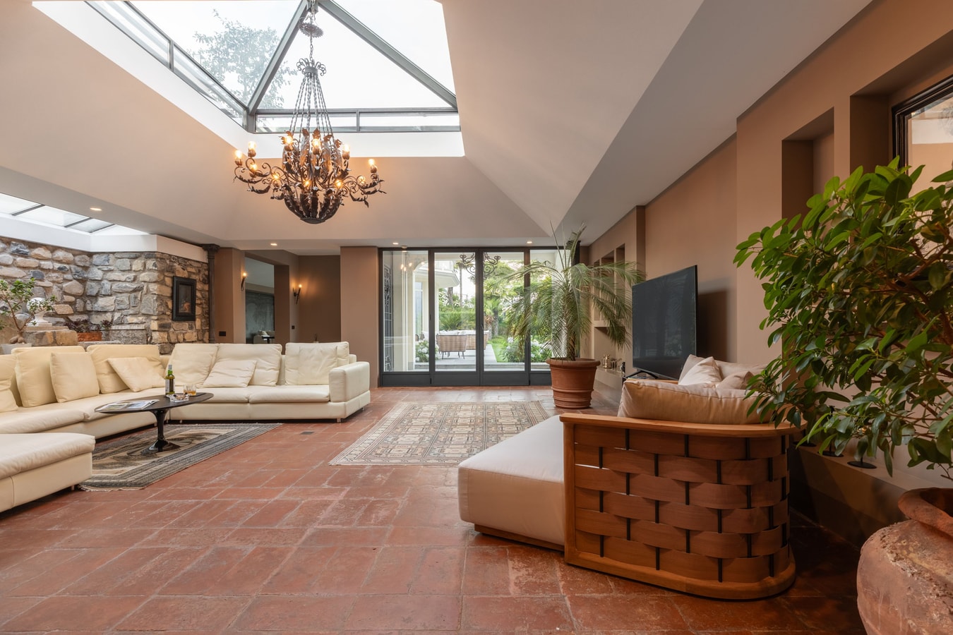 Villa Classica, Historic villa with lake views 20 Villas in Italy