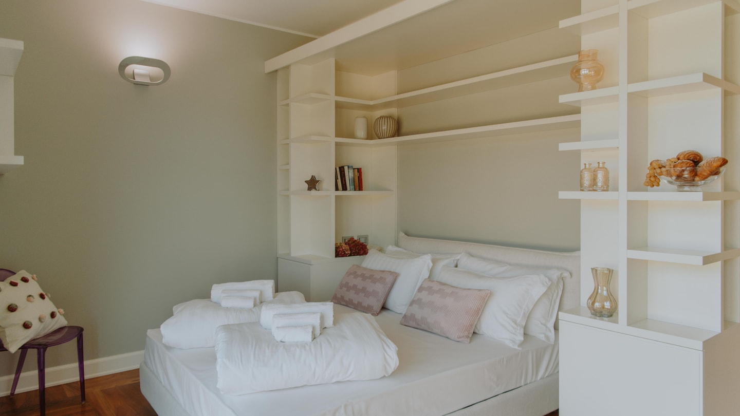 Villa Acquabella with lake views and pool 24 Villas in Italy