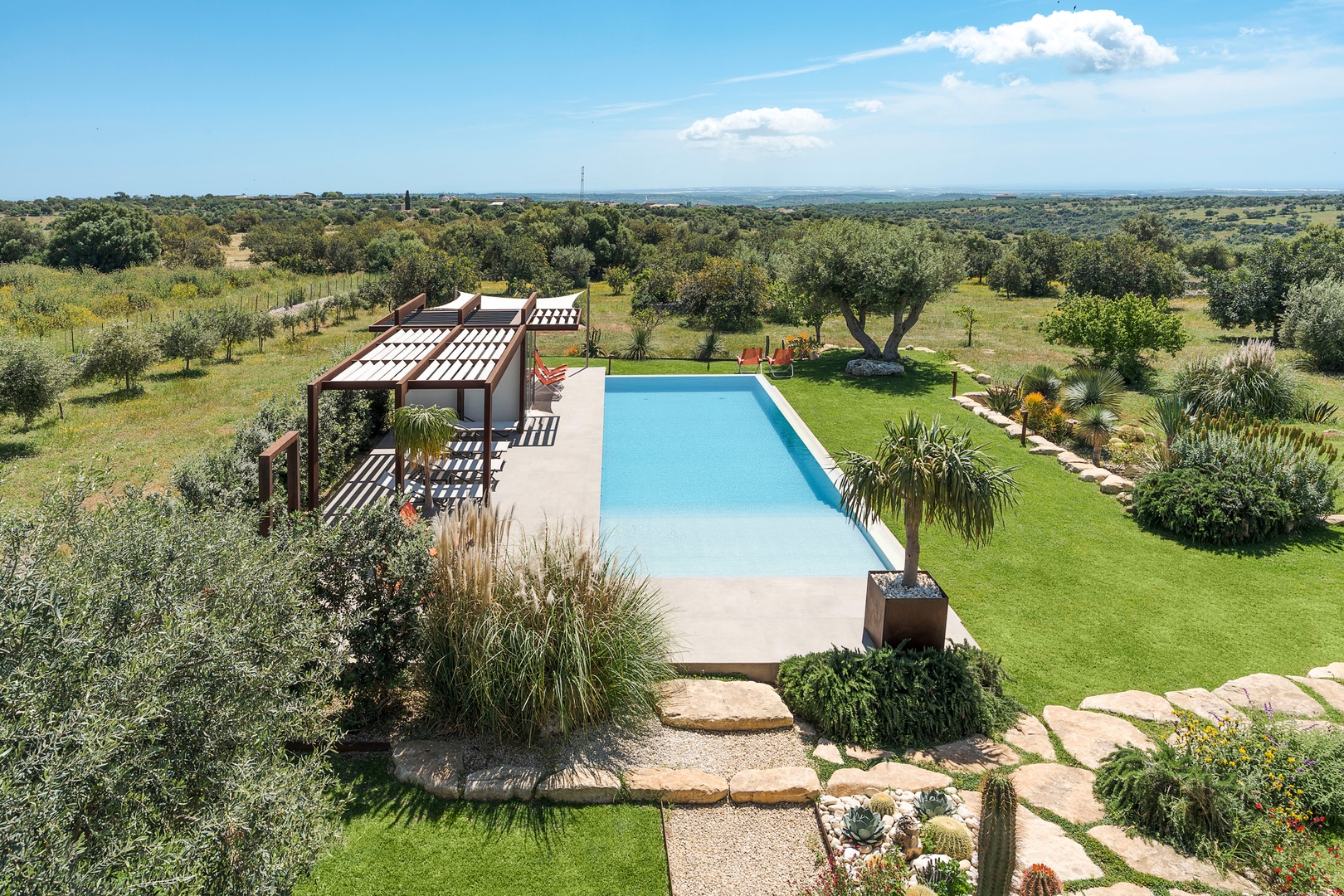 Tenuta Del Sole, elegant Sicilian estate 75 Villas in Italy