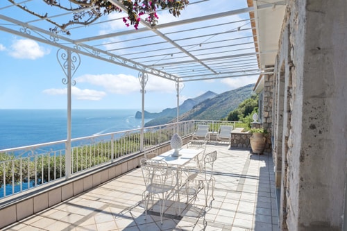 Villa Silenzio, Secluded Retreat with Sea Views 40 Villas in Italy