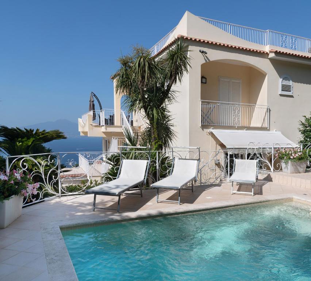 Villa Carlotta with private pool and sea views in Sorrento area 0 Villas in Italy