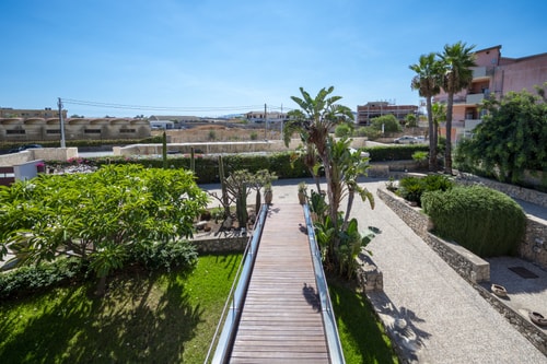 Villa Siracusa, in town centre 58 Villas in Italy