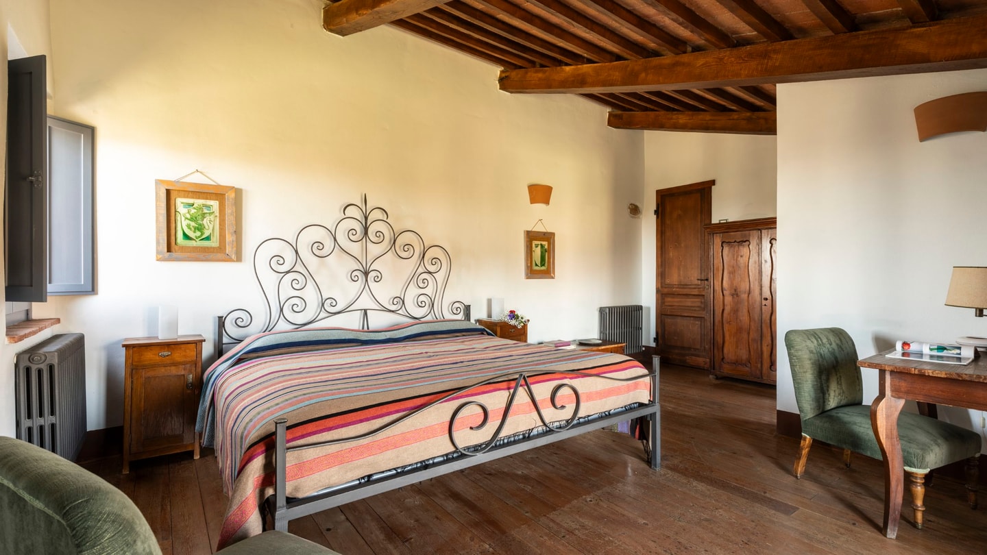 Podere Pulciano - Historic Tuscan farmhouse with pool 21 Villas in Italy