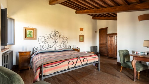 Podere Pulciano - Historic Tuscan farmhouse with pool 21 Italian Breaks