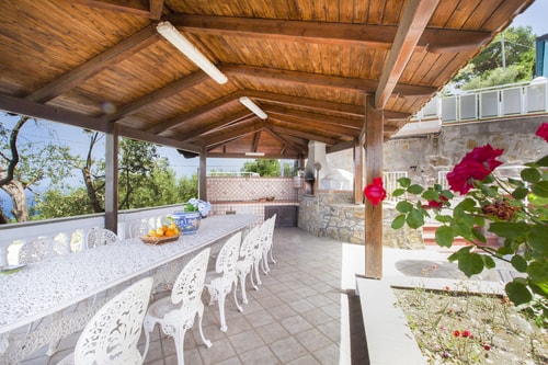 Villa Bionda, with sea views and private pool 7 Villas in Italy