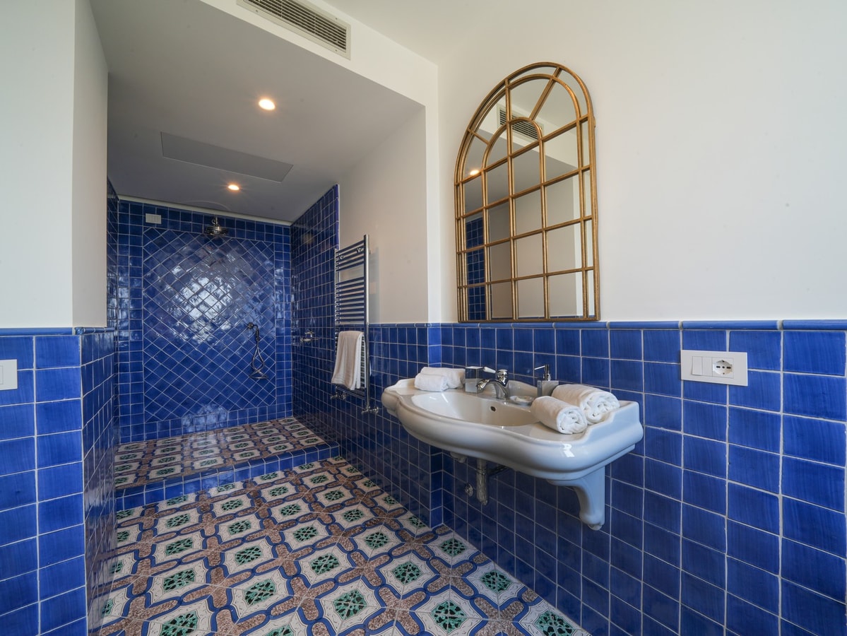 Villa Riggiola, Historic Villa with Sea Views 40 Villas in Italy