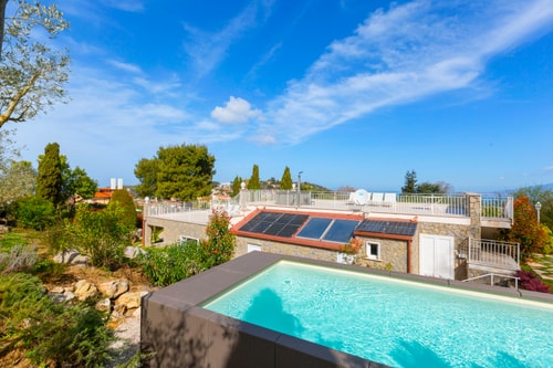 Resort Lubrense - perfect for large groups 12 Villas in Italy