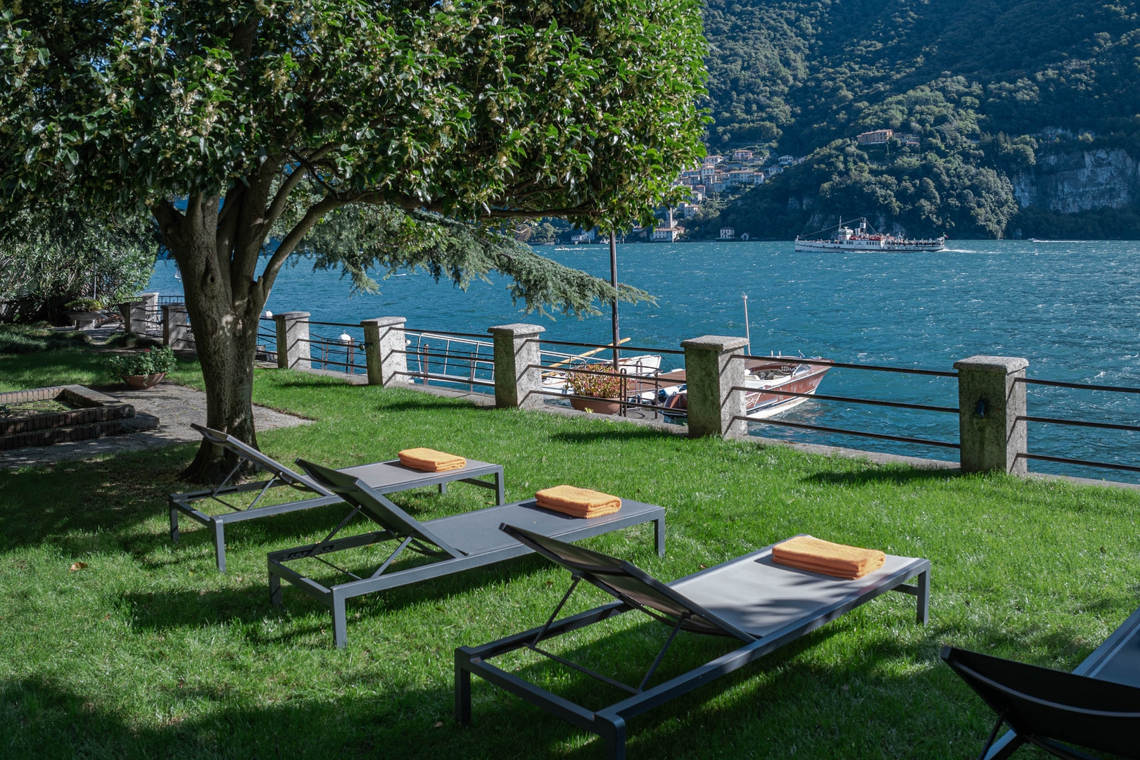 Villa Lauretta - Private lakeside villa with pool 37 Villas in Italy