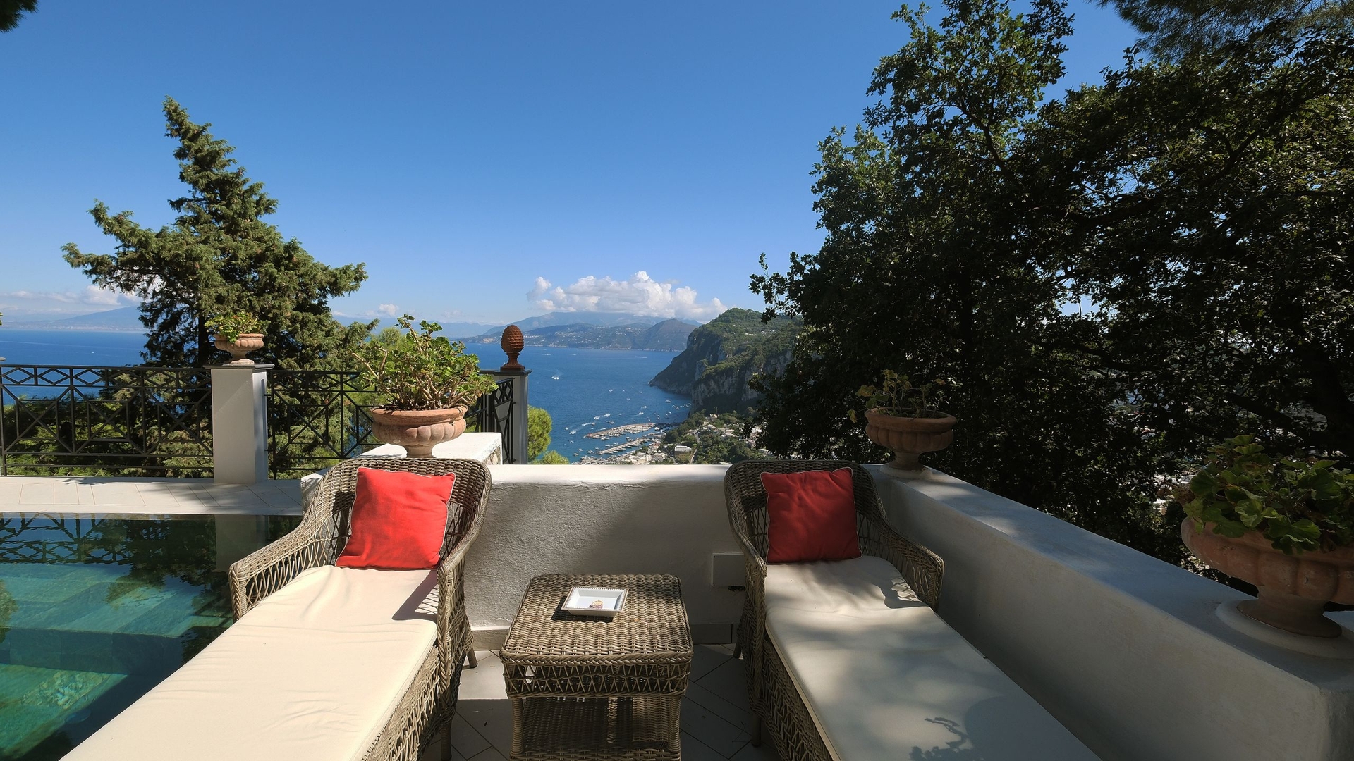Villa Fernanda - Two villas with pool in Capri 26 Villas in Italy