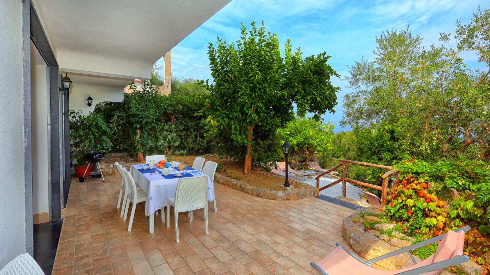 Villa Priora with shared pool 3 Villas in Italy