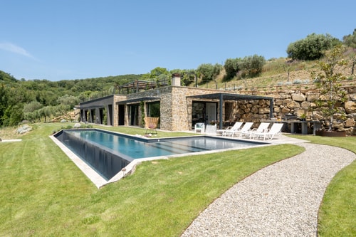Villa Il Lago, Retreat with Heated Infinity Pool 43 Villas in Italy