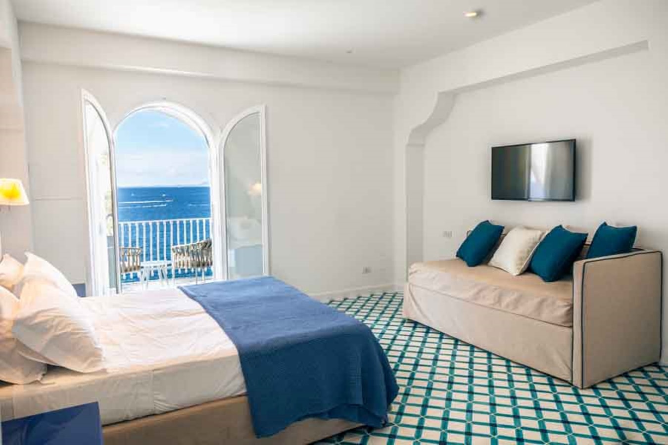 Villa Luce Di Mare, endless sea views 16 Villas in Italy