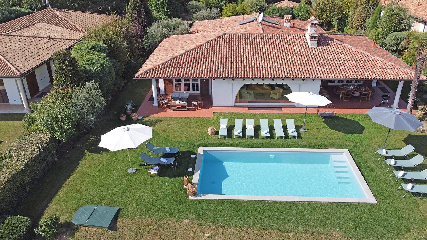 Villa Dante - Villa with pool and tennis 31 Villas in Italy