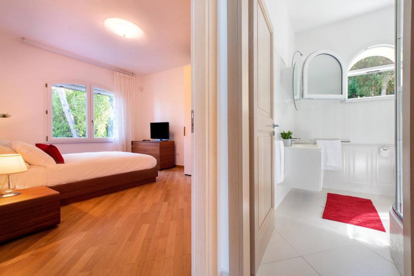Villa Carlotta with private pool and sea views in Sorrento area 26 Villas in Italy