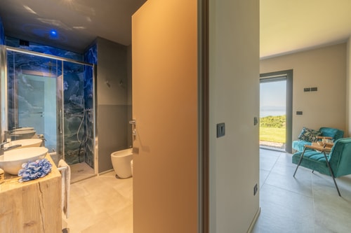 Villa Il Lago, Retreat with Heated Infinity Pool 25 Villas in Italy