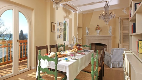 Villa Cadenza - Private villa with lake views 8 Villas in Italy