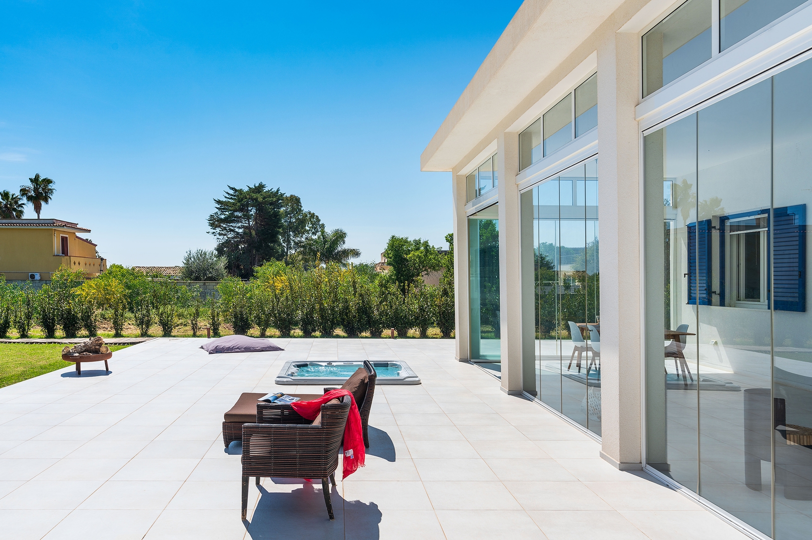 Villa Caruso – sea front villa 25 Villas in Italy