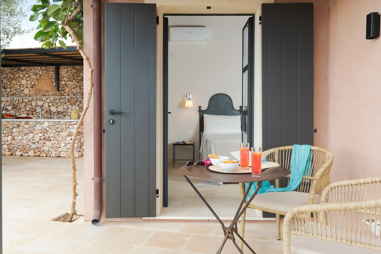 Villa Notu, near Noto town 40 Villas in Italy