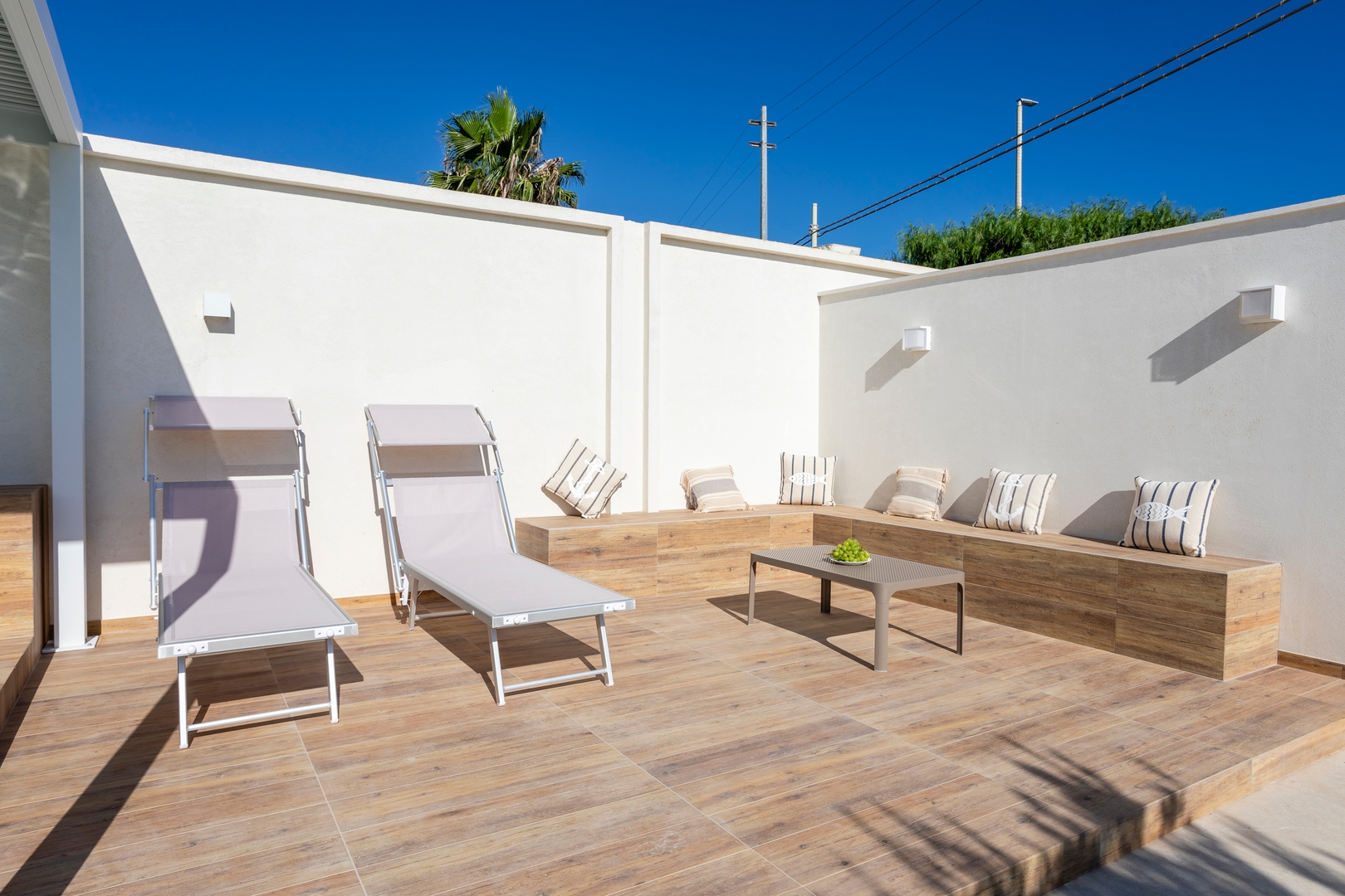 Private beachfront villa in Sicily 20 Villas in Italy
