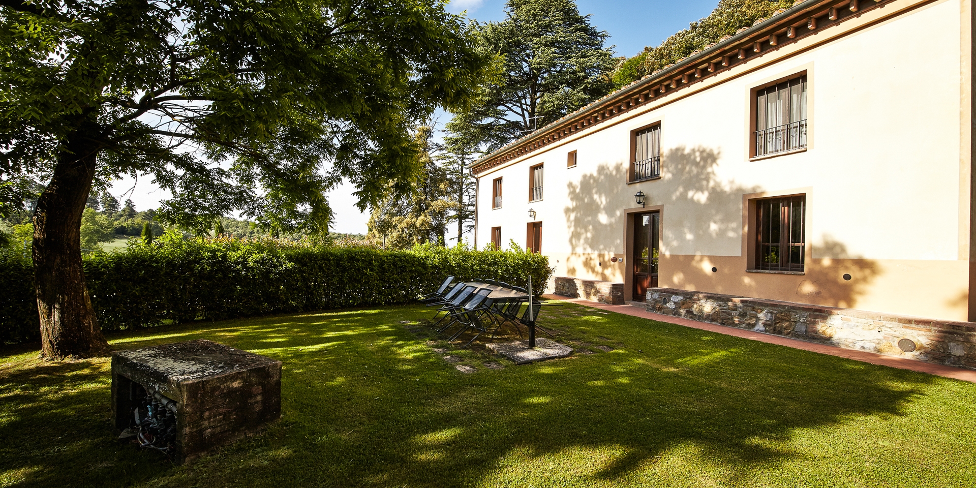 Castagneto Estate - Large Tuscan Borgo 35 Villas in Italy