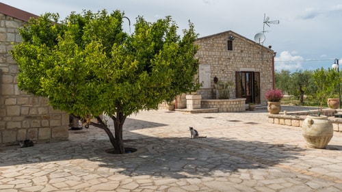 Villa Vista Serena, Traditional Estate in Rural Modica 47 Villas in Italy