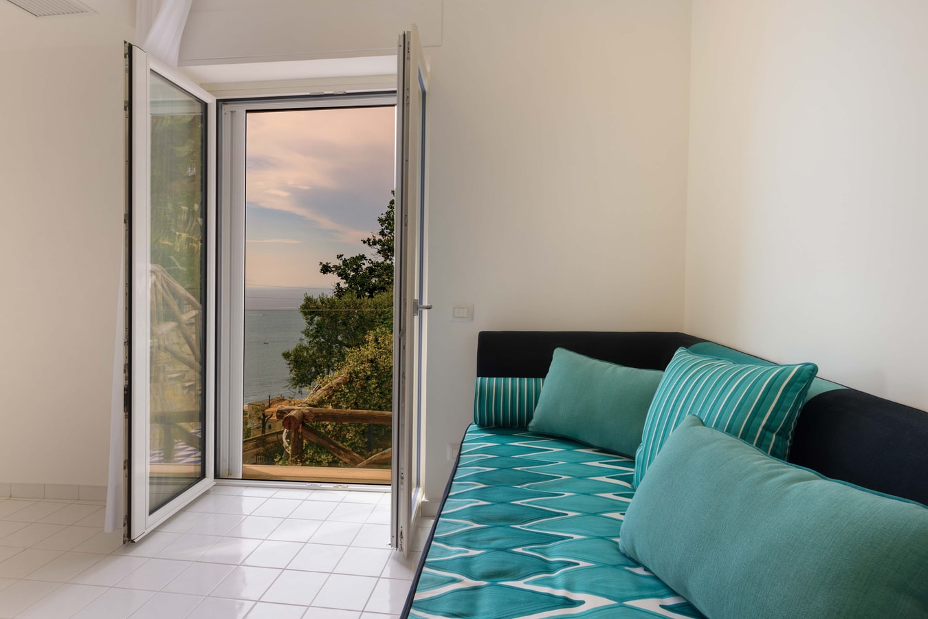 Villa Baia Serena, Panorama with Private Pool 31 Villas in Italy