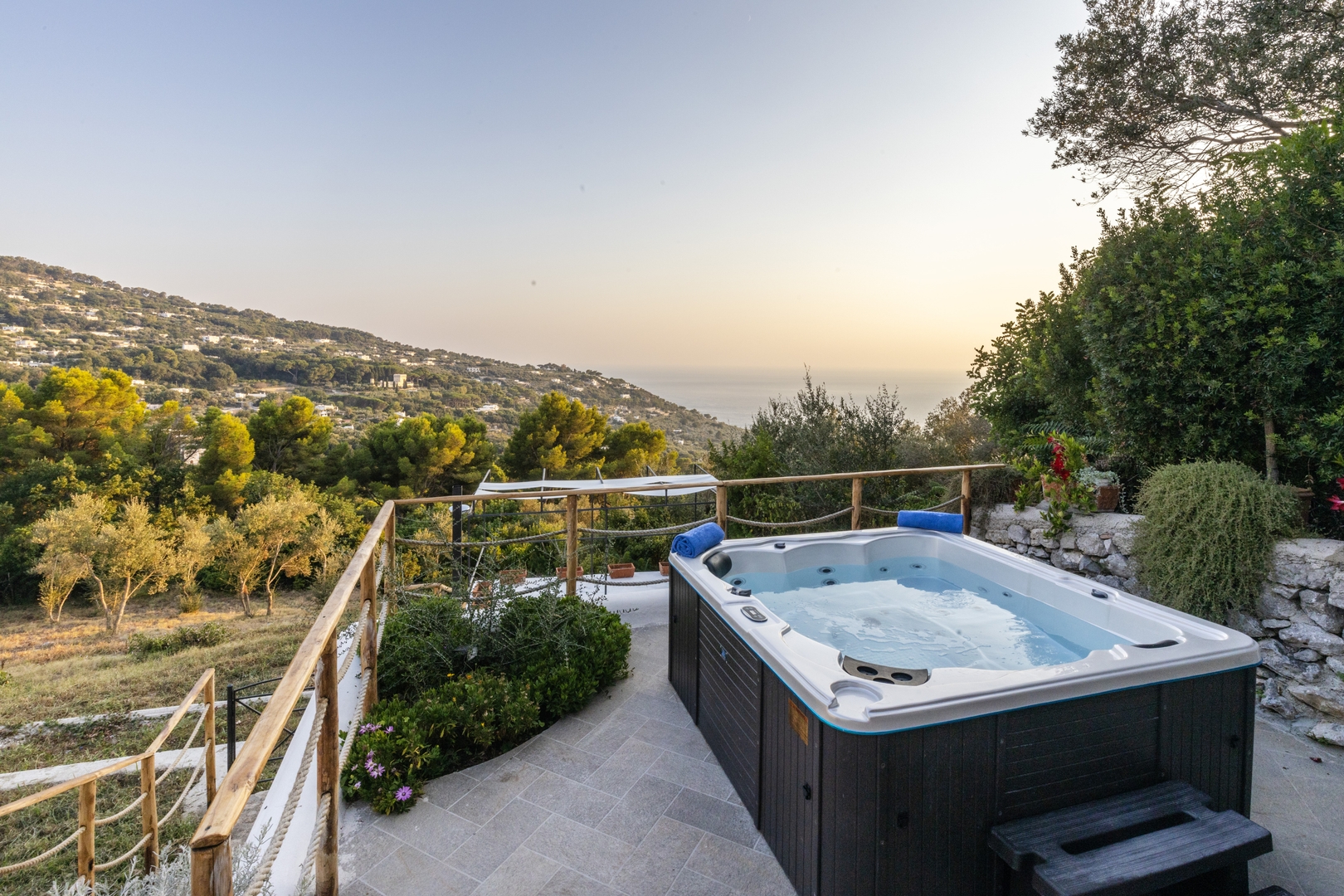 Villa  Olivia –  Anacapri area 2 Villas in Italy