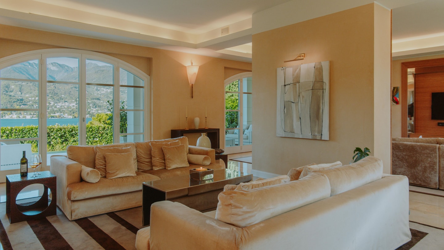 Villa Acquabella with lake views and pool 8 Villas in Italy