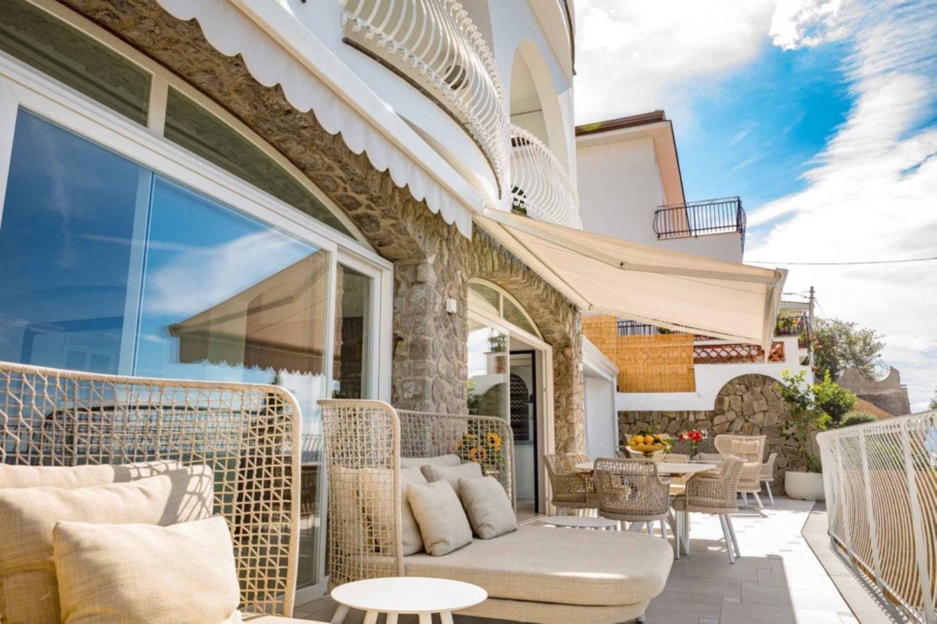 Villa Luce Di Mare, endless sea views 37 Villas in Italy